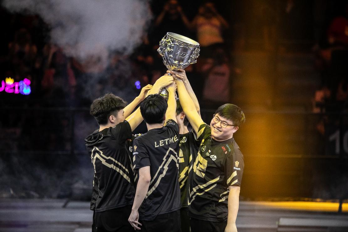 爱游戏免费直播 - Uzi巅峰对决，Karsa与50激战湖人分钟，惊险取胜胜负难料！